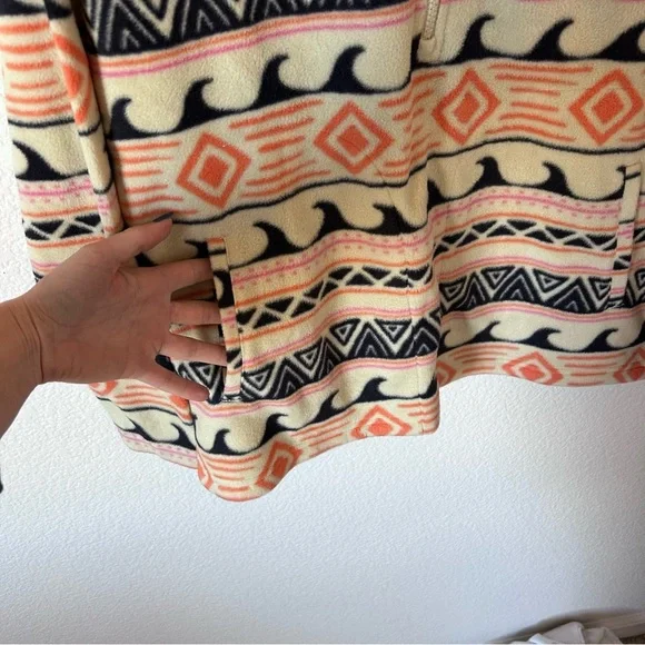 O'Neill Cream and Black Patterned Quarter Zip-Up women’s Small Hoodie Sweater - Picture 5 of 10